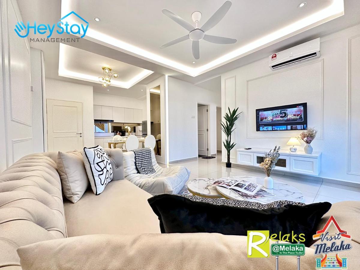 Novo 8 Residence Bachang By Heystay Management Kampong Tambak Exterior foto